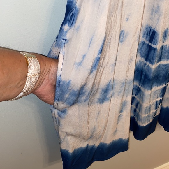 American Eagle Outfitter, super cute tye-dyed dress size small. Great condition - Picture 8 of 9
